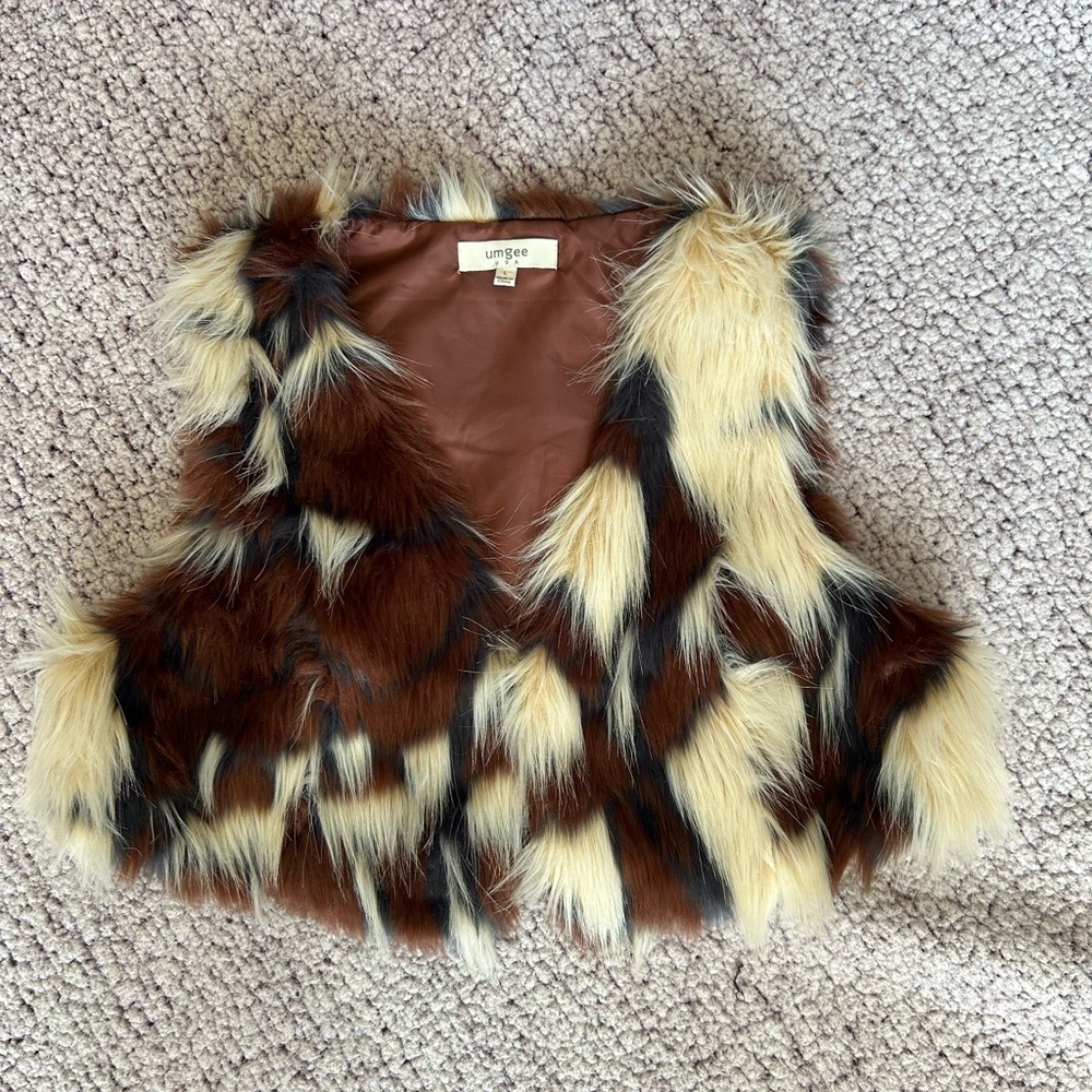 Umgee Faux Fur Vest in Tan and Cream